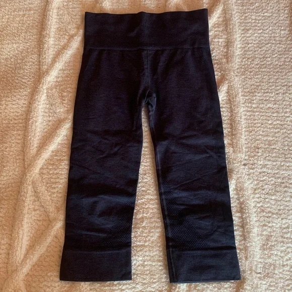 Lululemon Cropped Leggings - Picture 3 of 5